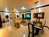 4 guests 2 bedrooms 2 beds 2 baths