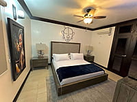 4 guests 2 bedrooms 2 beds 2 baths