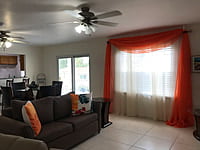2 bedroom / walk to beach / restaurants / bars by Caselda