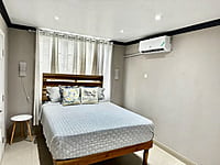 4 guests 2 bedrooms 1 bath